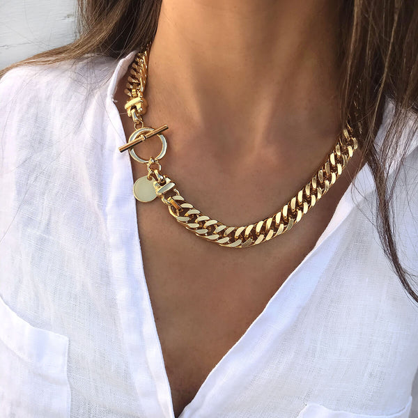 Classic T Clasp Curb Chain Necklace - Gold Plated